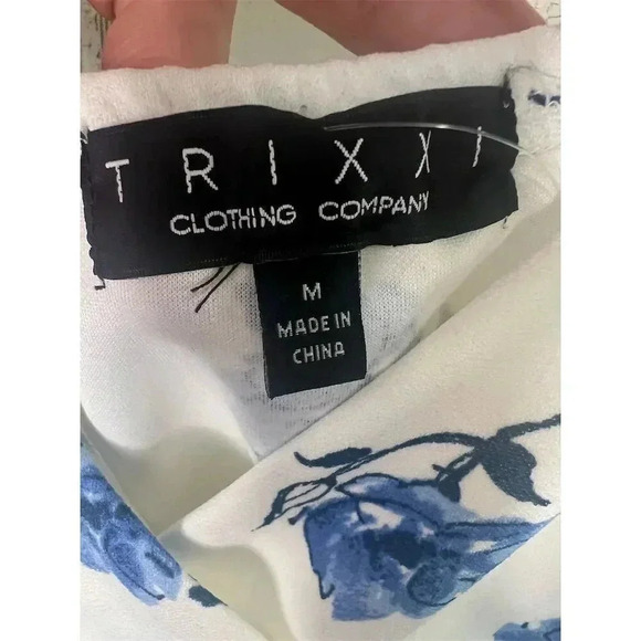 Francesca's Sofia Surplice Floral Top White Sleeveless Peplum Blouse M - Picture 6 of 9